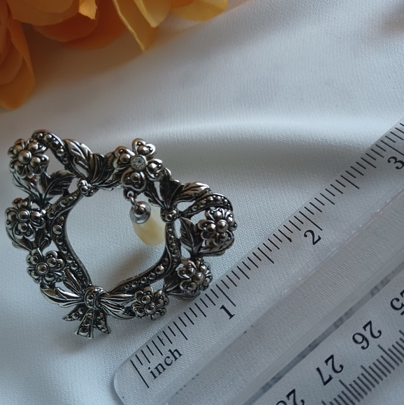 Silver / Pearl Brooch and Earrings - Picture 4 of 5